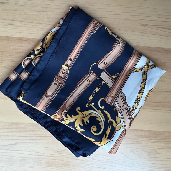 TOTES -Made in Italy/ Women’s Scarf /Color Navy blue, White, Brown & Yellow gold - Picture 4 of 6